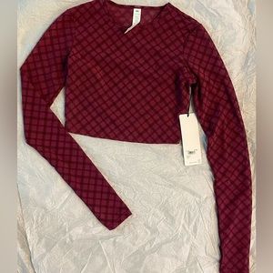 ALO Yoga Berry Crop Fitted Long Sleeve Blouse